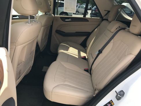 Used 2019 Mercedes-Benz GLE 400 4MATIC image 25