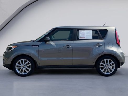 Used 2018 Kia Soul + FWD image 2