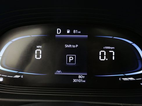 Used 2024 Hyundai Venue SEL FWD image 22