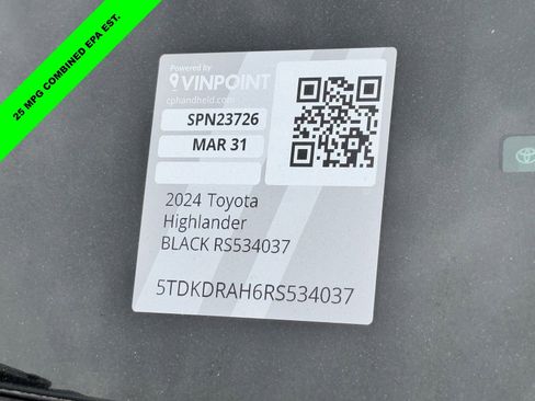 Used 2024 Toyota Highlander LE FWD image 30
