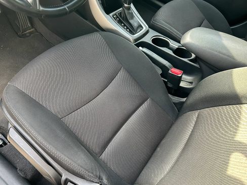 Used 2016 Hyundai Elantra Value Edition FWD image 10