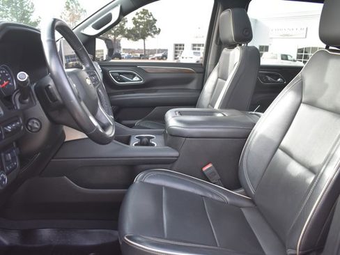 Used 2021 Chevrolet Suburban Premier w/ Premium Package image 14