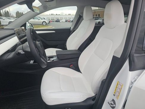 Used 2024 Tesla Model Y Long Range image 3