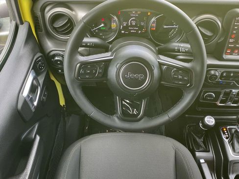 Used 2023 Jeep Wrangler Unlimited w/ Cold Weather Group AWD/4WD image 6