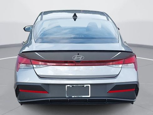 Certified 2025 Hyundai Elantra Sport FWD image 6