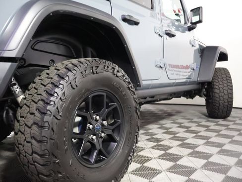 Used 2024 Jeep Wrangler Unlimited AWD/4WD image 12