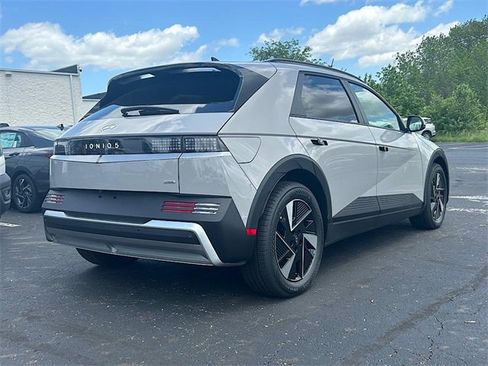 New 2025 Hyundai Ioniq 5 SEL image 3