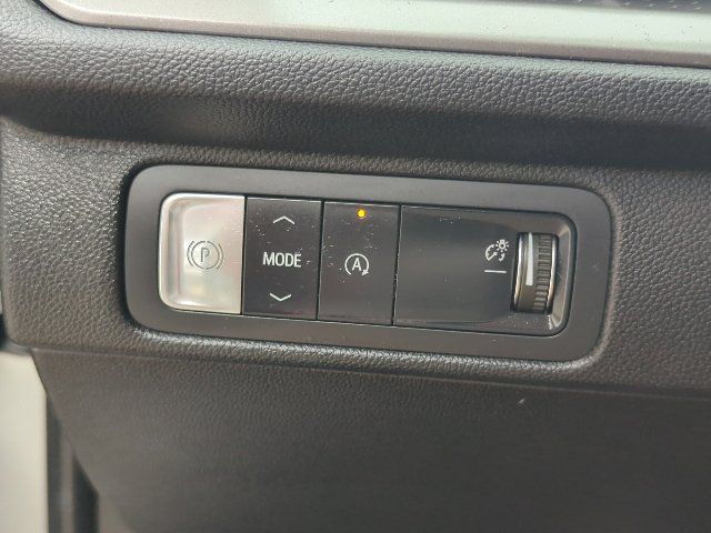 Used 2024 Chevrolet Traverse LT FWD image 22