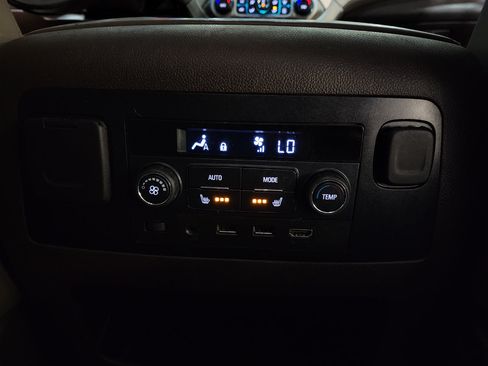 Used 2020 GMC Yukon XL Denali w/ Denali Ultimate Package image 29