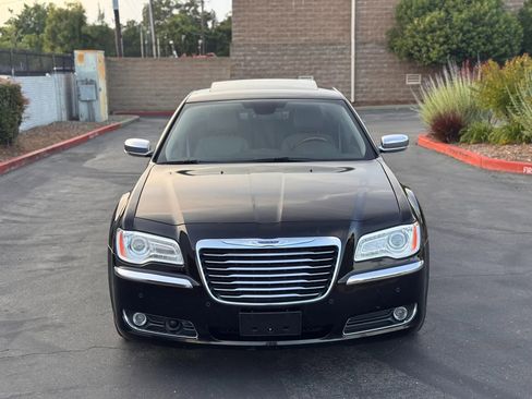 Used 2011 Chrysler 300 C w/ Sound Group RWD image 9