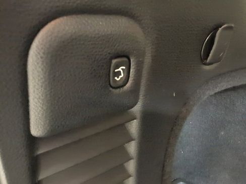 Used 2019 Jeep Grand Cherokee Altitude image 32