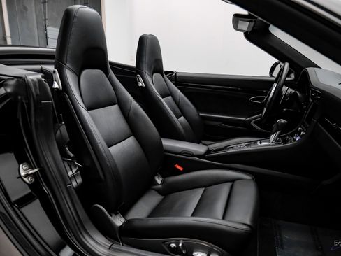 Used 2015 Porsche 911 Turbo image 54