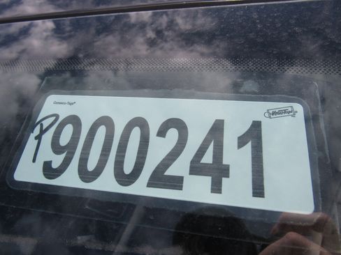 Used 2024 Chrysler Pacifica Touring-L image 30