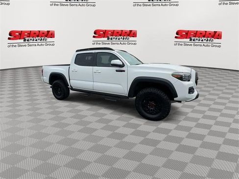 Used 2017 Toyota Tacoma TRD Pro image 3