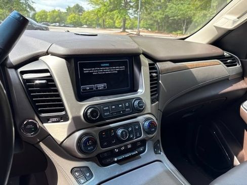 Used 2019 GMC Yukon XL Denali w/ Denali Ultimate Package AWD/4WD image 12