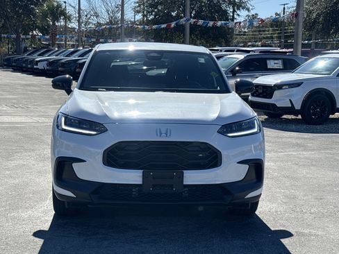 Certified 2025 Honda HR-V Sport image 3