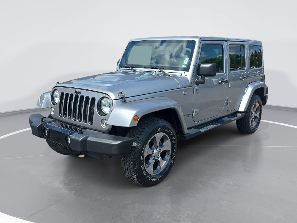 Used 2018 Jeep Wrangler Unlimited Sahara w/ Dual Top Group AWD/4WD image 9