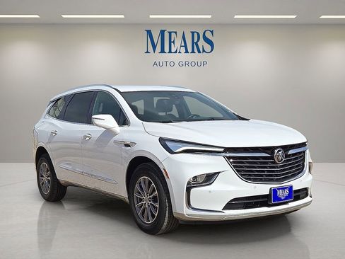 Used 2024 Buick Enclave Premium image 7