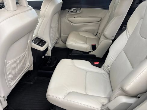 Used 2020 Volvo XC90 T6 Momentum w/ Protection Package Premier AWD/4WD image 14