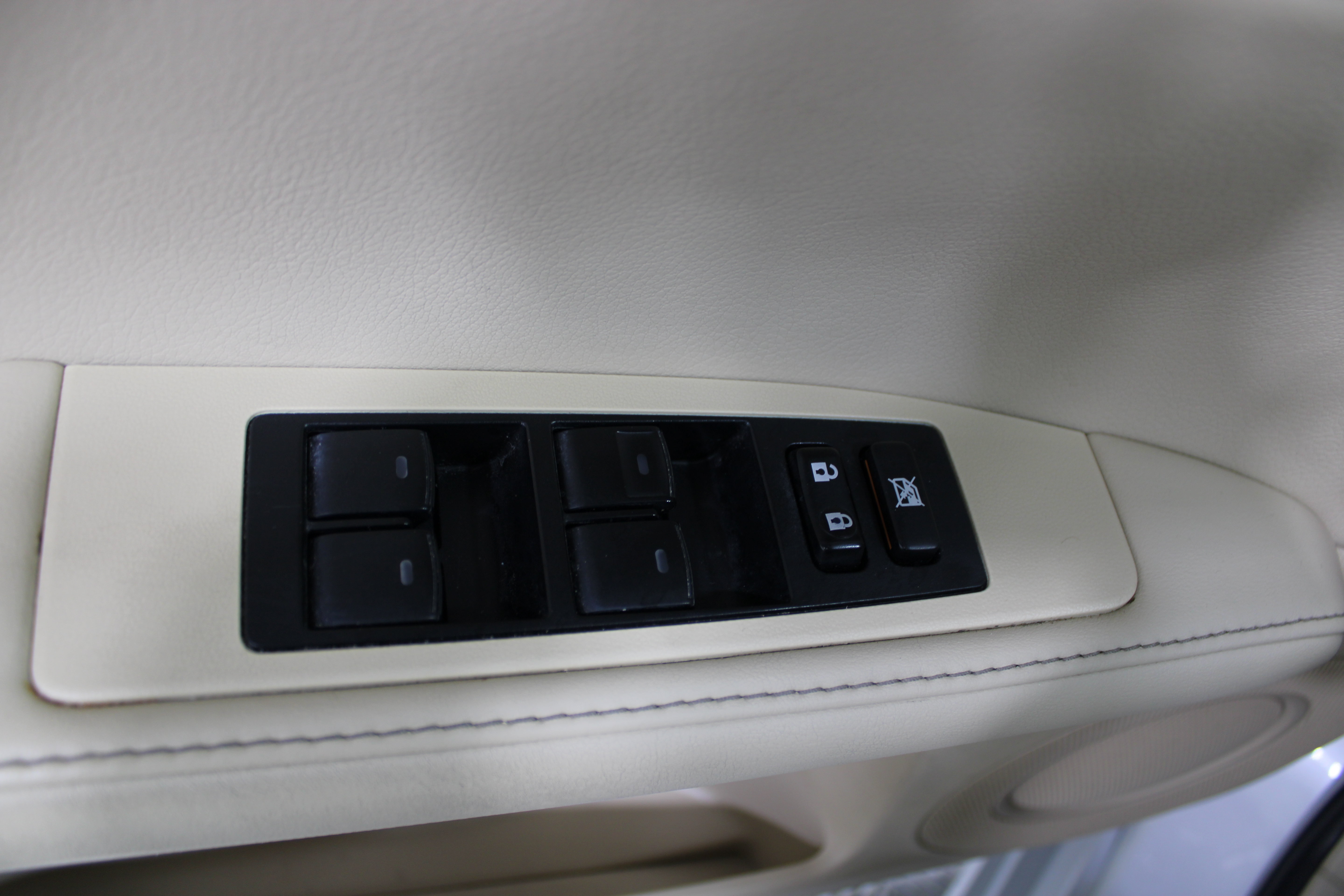 Used 2015 Lexus ES 350 w/ Luxury Package FWD image 16
