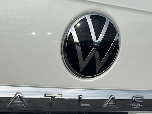 Certified 2023 Volkswagen Atlas SEL Premium AWD/4WD image 28