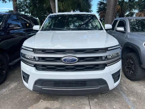 Used 2022 Ford Expedition XLT RWD image 2
