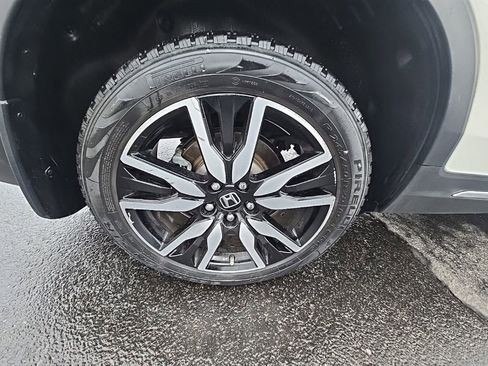 Used 2019 Honda Pilot Touring image 11