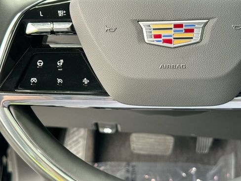 Used 2025 Cadillac Escalade Luxury w/ LPO, Floor Liner Package AWD/4WD image 17