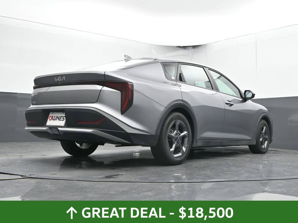 Used 2025 Kia K4 FWD image 36