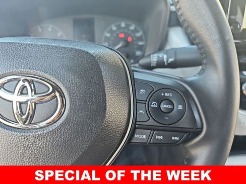 Used 2024 Toyota Corolla SE w/ Convenience Package image 17