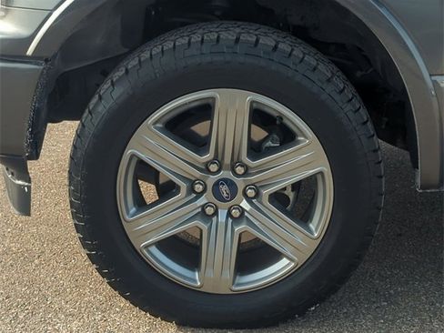 Used 2018 Ford F150 XLT w/ Equipment Group 302A Luxury image 10