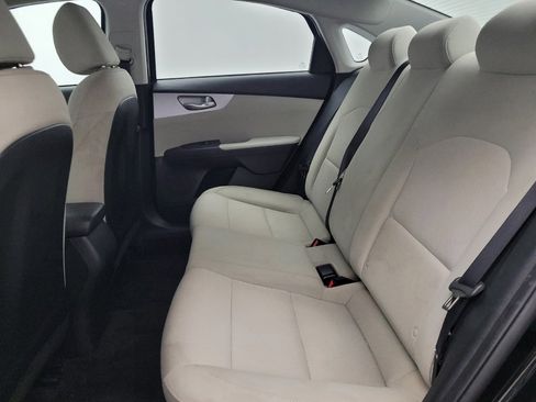 Used 2022 Kia Forte LXS FWD image 18