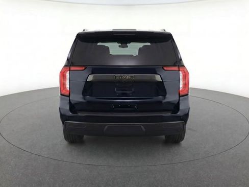 Used 2023 GMC Yukon XL SLE AWD/4WD image 4