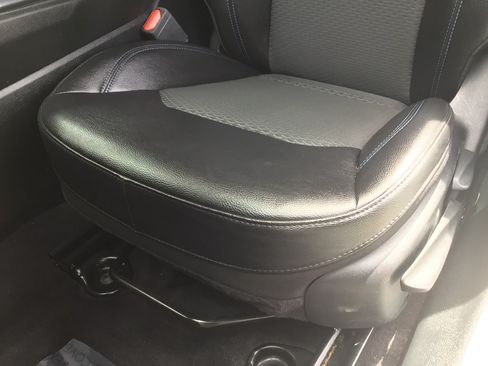 Used 2024 Jeep Compass Latitude AWD/4WD image 10