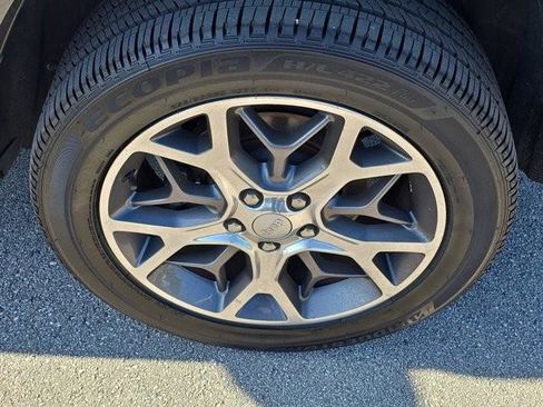 Used 2021 Jeep Grand Cherokee Overland w/ Trailer Tow Group IV image 8