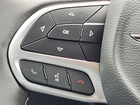 New 2026 Chrysler Pacifica Select AWD/4WD image 32