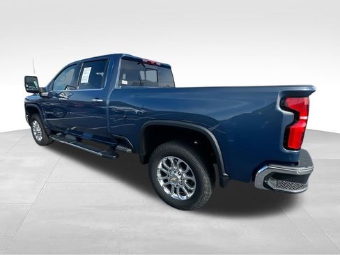 Used 2025 Chevrolet Silverado 2500 LTZ w/ LTZ Premium Package AWD/4WD image 6