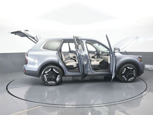 Used 2024 Kia Telluride EX w/ EX Captain's Chair Package image 79
