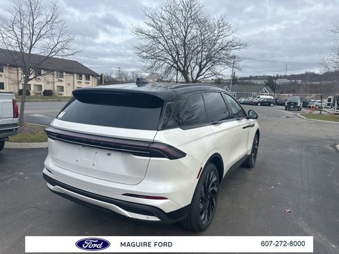 New 2026 Lincoln Nautilus Reserve w/ Jet Appearance Package image 5