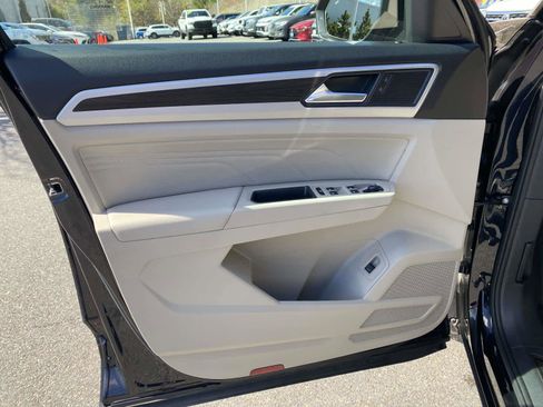 Certified 2023 Volkswagen Atlas SE w/ Panoramic Sunroof Package AWD/4WD image 27