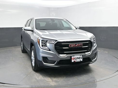 Used 2024 GMC Terrain SLE AWD/4WD image 2