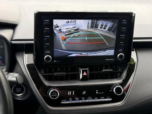 Certified 2022 Toyota Corolla Cross LE w/ Moonroof Package image 27