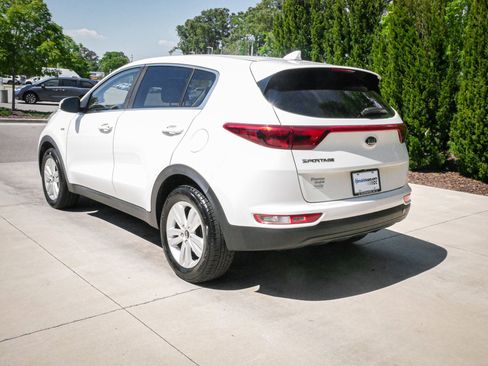 Used 2018 Kia Sportage LX AWD/4WD image 8