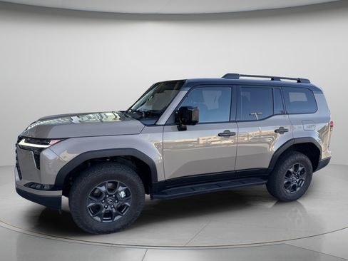 Used 2024 Lexus GX 550 AWD/4WD image 2