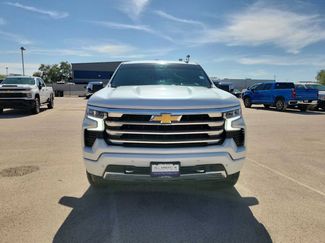 Used 2023 Chevrolet Silverado 1500 High Country w/ Technology Package AWD/4WD video 3