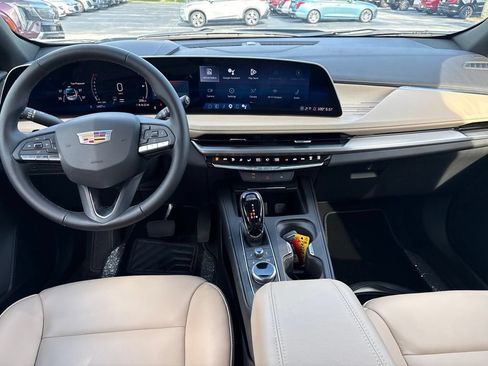 Used 2025 Cadillac XT4 Premium Luxury w/ Technology Package FWD image 17