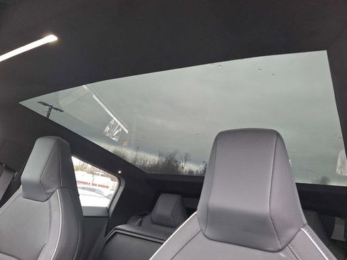 Used 2025 Tesla Cybertruck AWD Crew Cab image 13