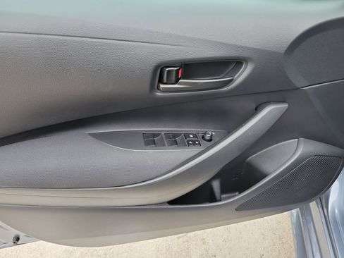 Certified 2025 Toyota Corolla LE FWD image 21