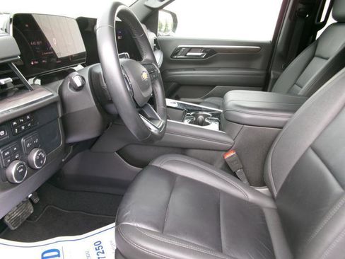 Used 2025 Chevrolet Tahoe LT AWD/4WD image 15