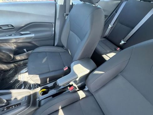 New 2025 Nissan Kicks Play S image 8